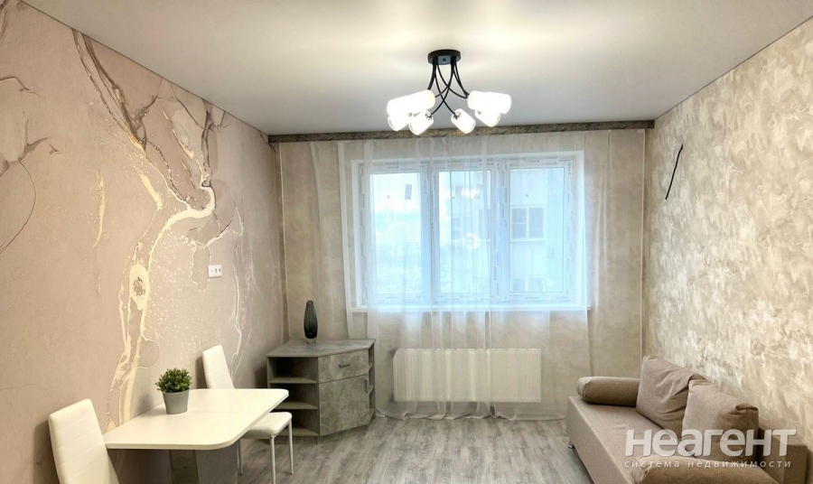 Продается 1-комнатная квартира, 45 м²