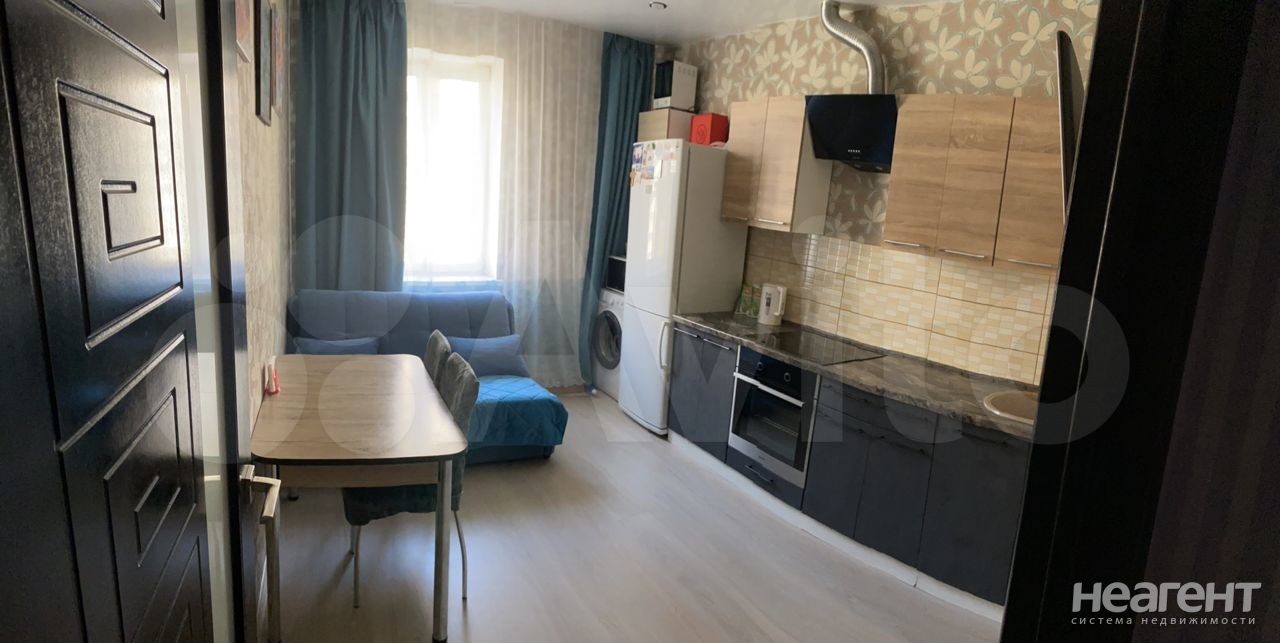 Продается 1-комнатная квартира, 43 м²