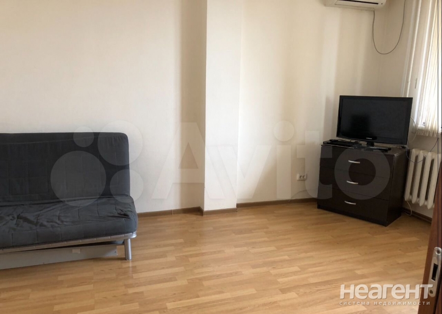 Продается 1-комнатная квартира, 36 м²