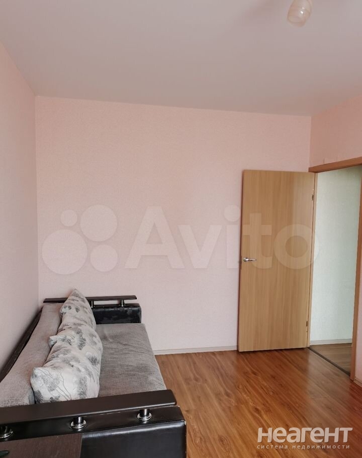 Продается 1-комнатная квартира, 37 м²