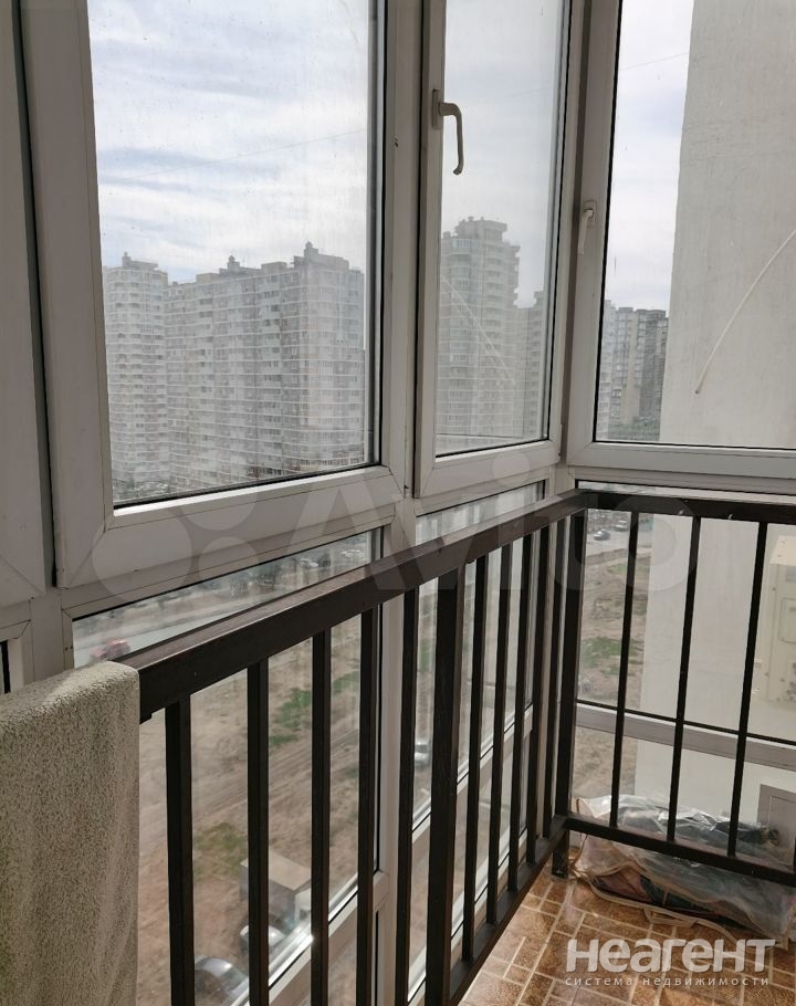 Продается 1-комнатная квартира, 37 м²