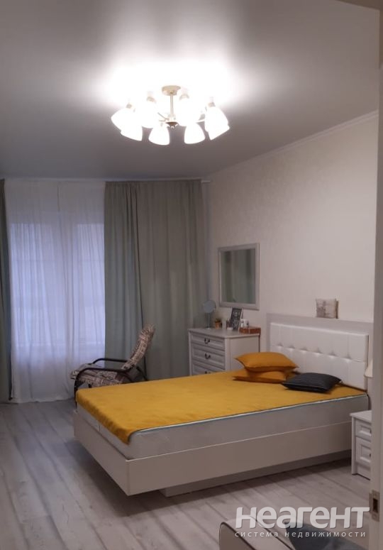 Продается 1-комнатная квартира, 45 м²