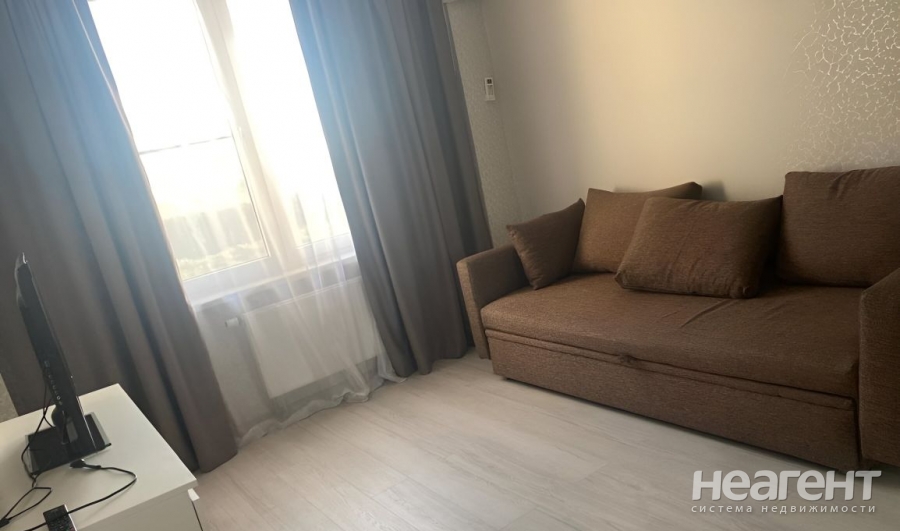 Продается 1-комнатная квартира, 36,8 м²