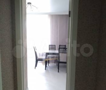 Продается 1-комнатная квартира, 53 м²