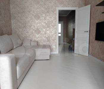 Продается 1-комнатная квартира, 53 м²