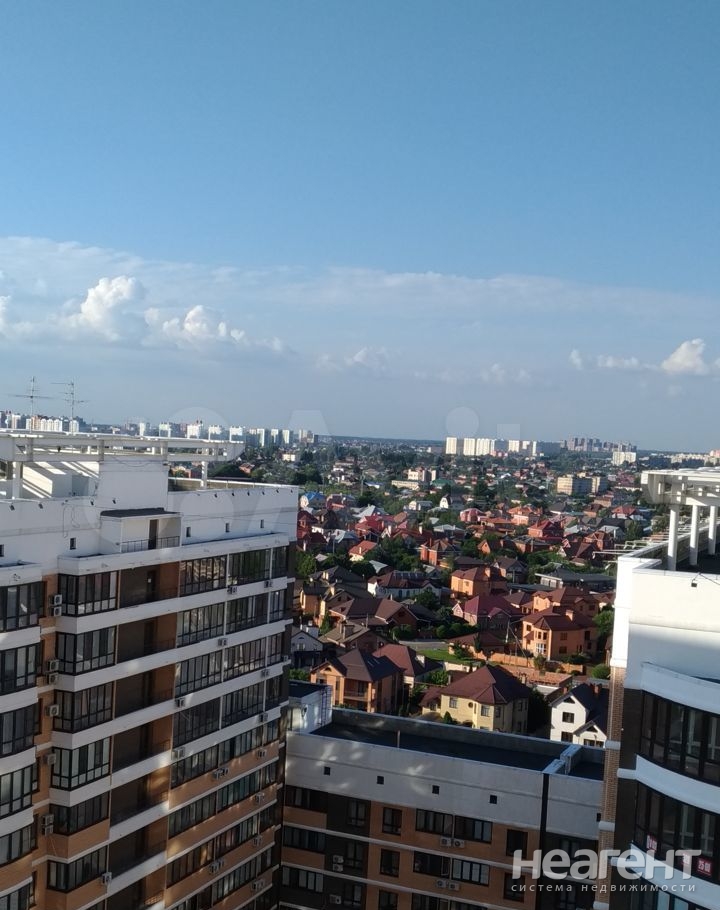 Продается 1-комнатная квартира, 53 м²