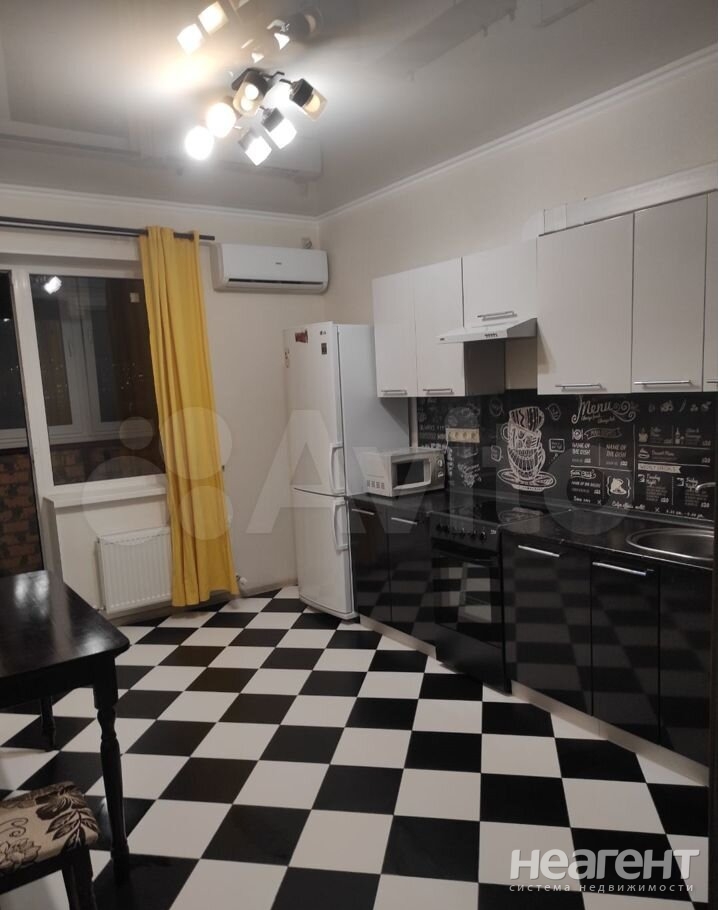 Продается 1-комнатная квартира, 38,8 м²