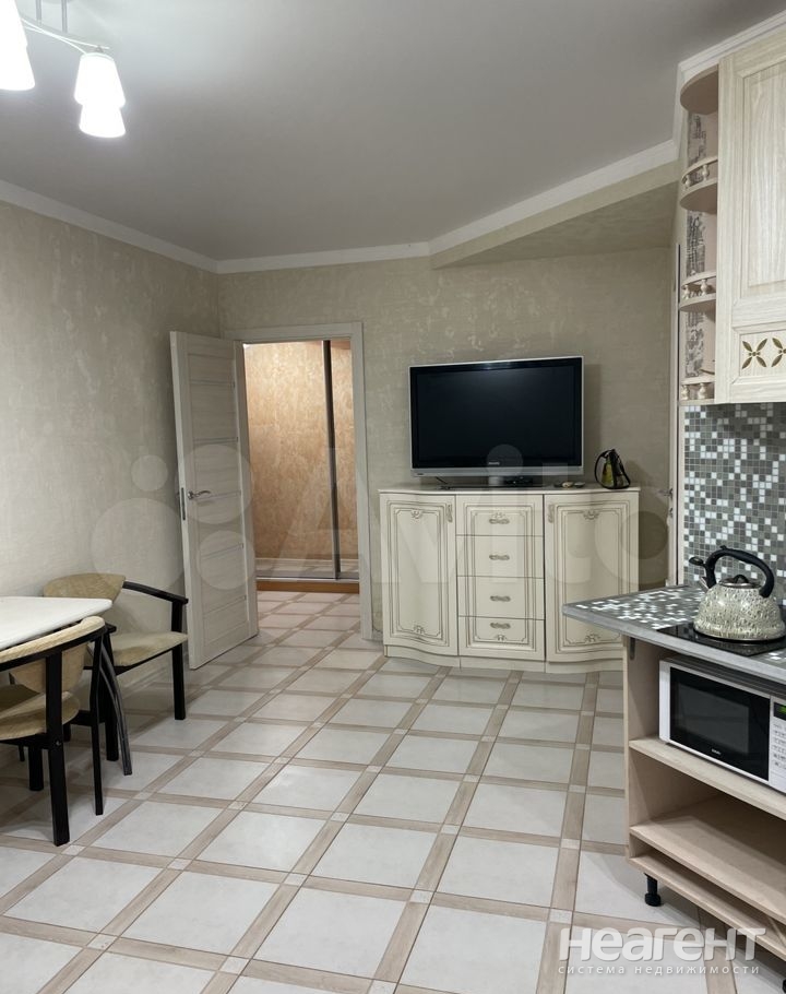 Продается 1-комнатная квартира, 32 м²