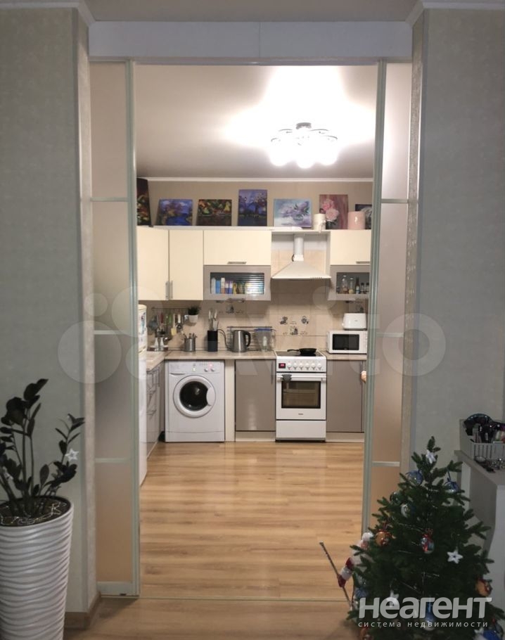 Продается 1-комнатная квартира, 53 м²