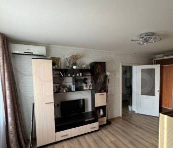 Продается 1-комнатная квартира, 42 м²