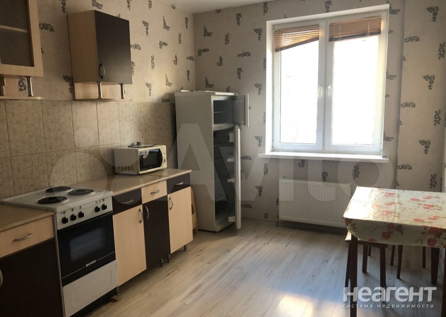 Сдается 1-комнатная квартира, 40 м²