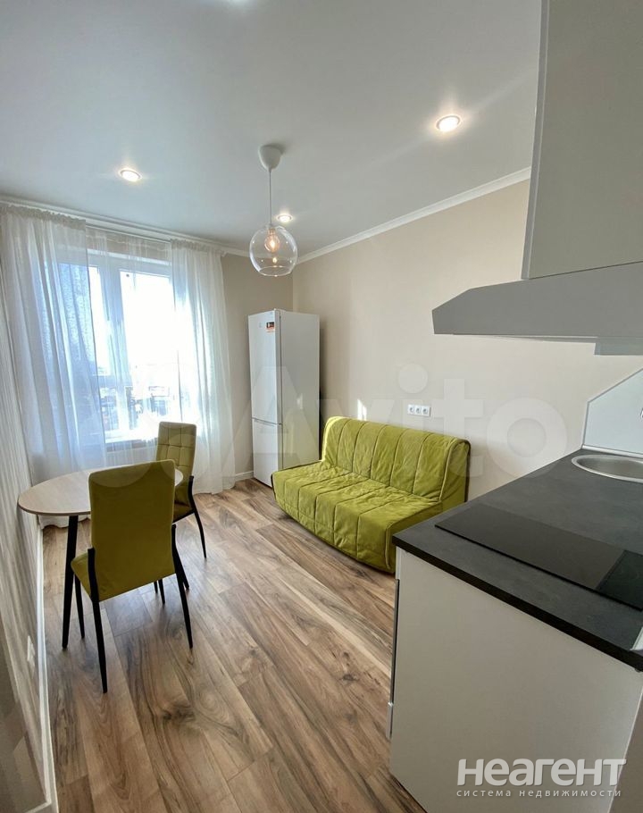 Продается 1-комнатная квартира, 35 м²