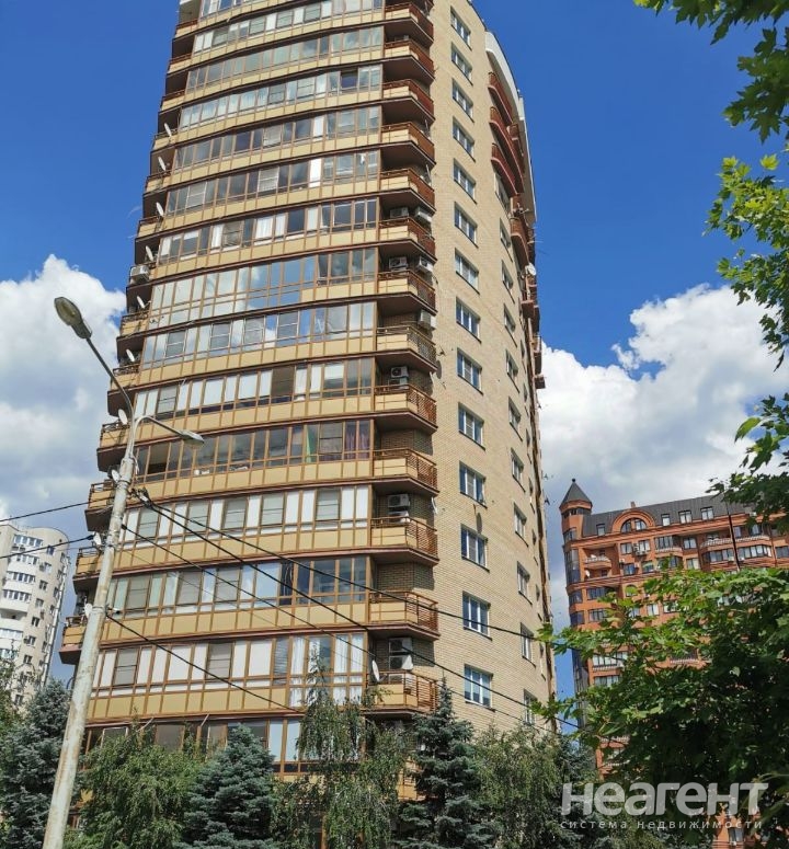 Продается 2-х комнатная квартира, 90 м²