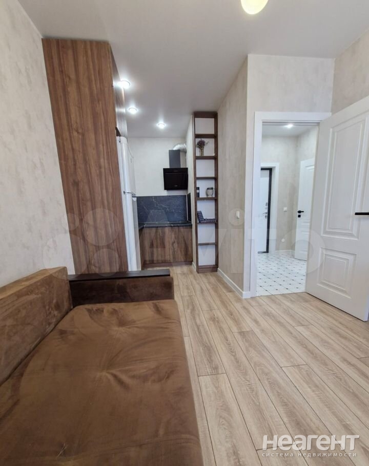 Продается 1-комнатная квартира, 37 м²