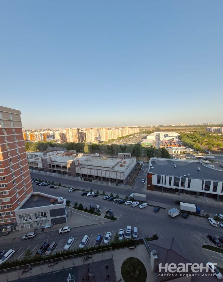 Продается 1-комнатная квартира, 37 м²