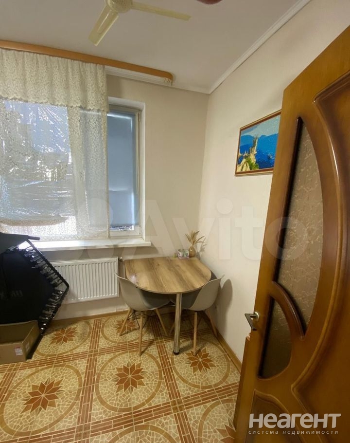 Продается 1-комнатная квартира, 35 м²