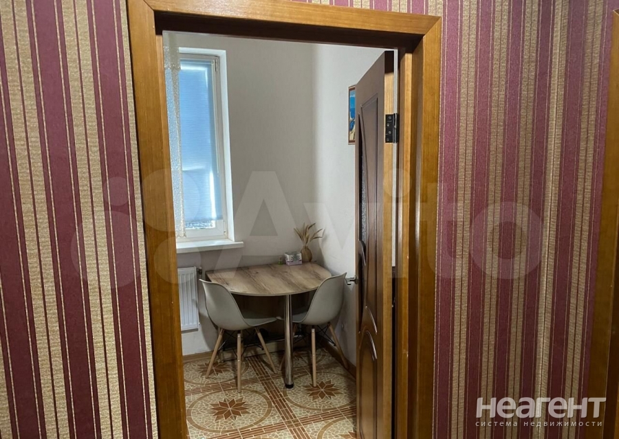 Продается 1-комнатная квартира, 35 м²