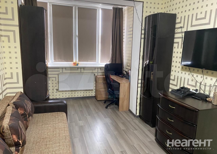 Продается 1-комнатная квартира, 35 м²