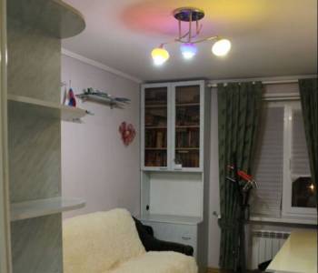 Продается Многокомнатная квартира, 80,6 м²