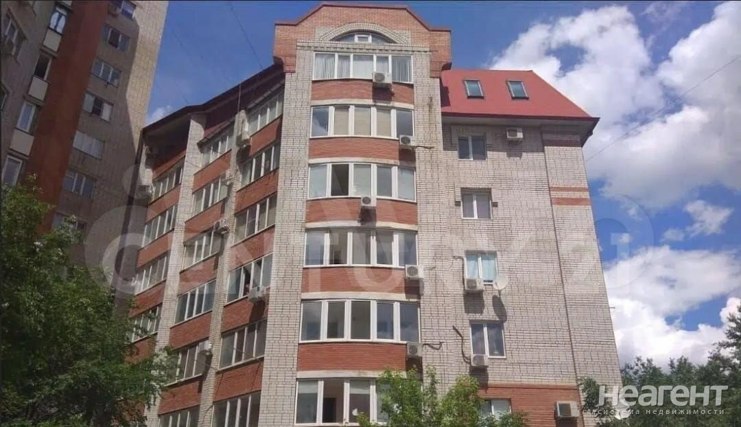 Продается 1-комнатная квартира, 53 м²