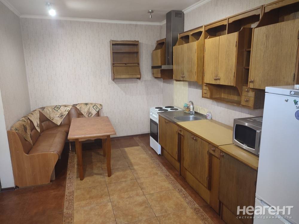 Сдается 2-х комнатная квартира, 74 м²