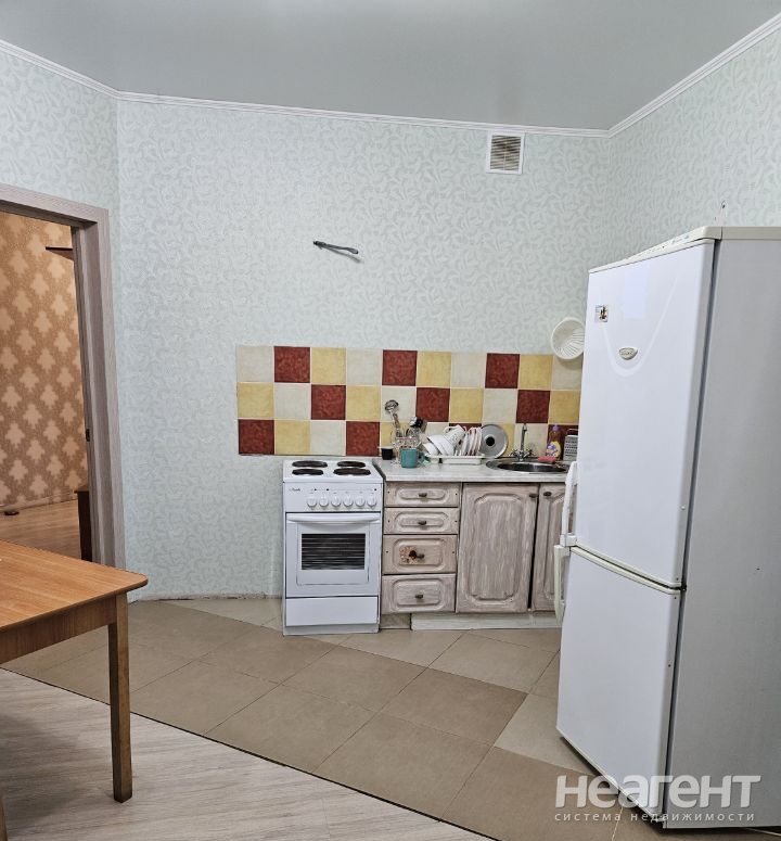 Продается 1-комнатная квартира, 54 м²