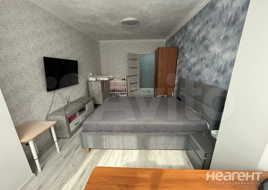 Продается 1-комнатная квартира, 43 м²