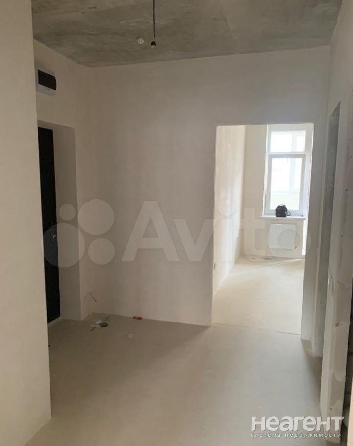 Продается 1-комнатная квартира, 43 м²