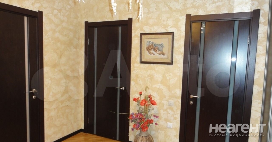 Продается 2-х комнатная квартира, 77 м²