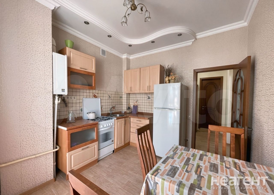 Продается 1-комнатная квартира, 39 м²