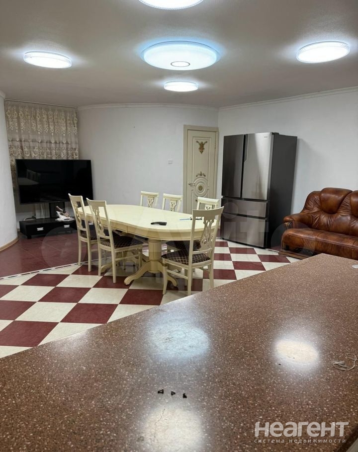 Продается Дом, 451 м²