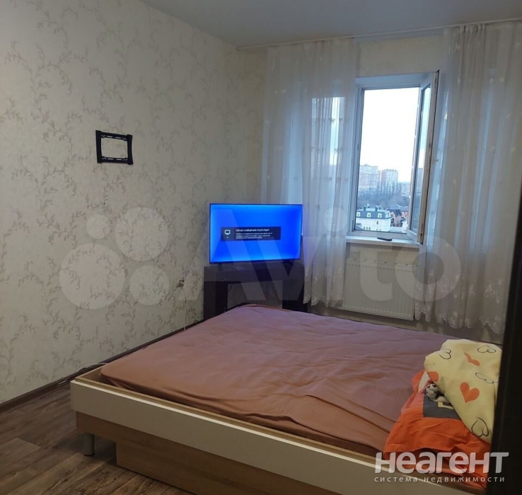 Продается 1-комнатная квартира, 37 м²