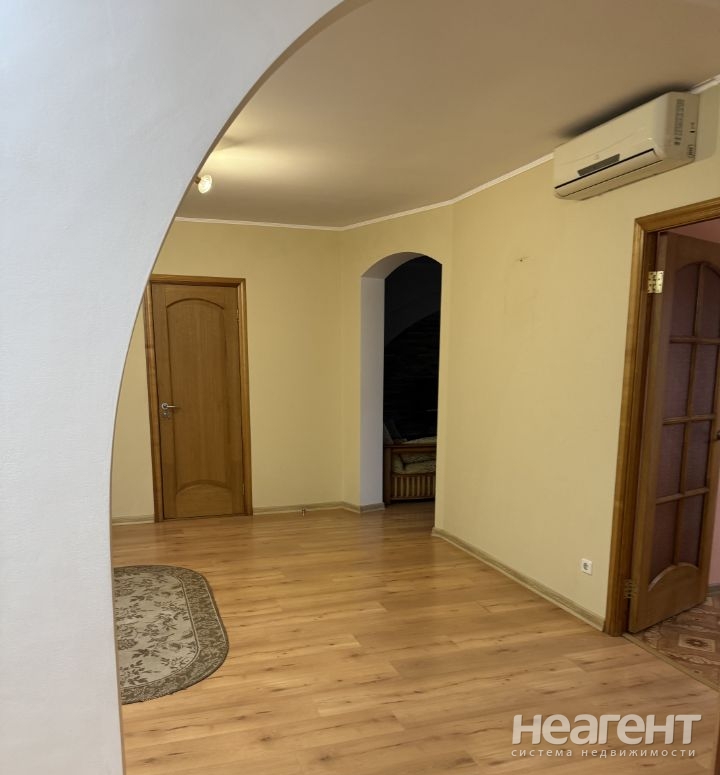 Сдается Многокомнатная квартира, 135 м²