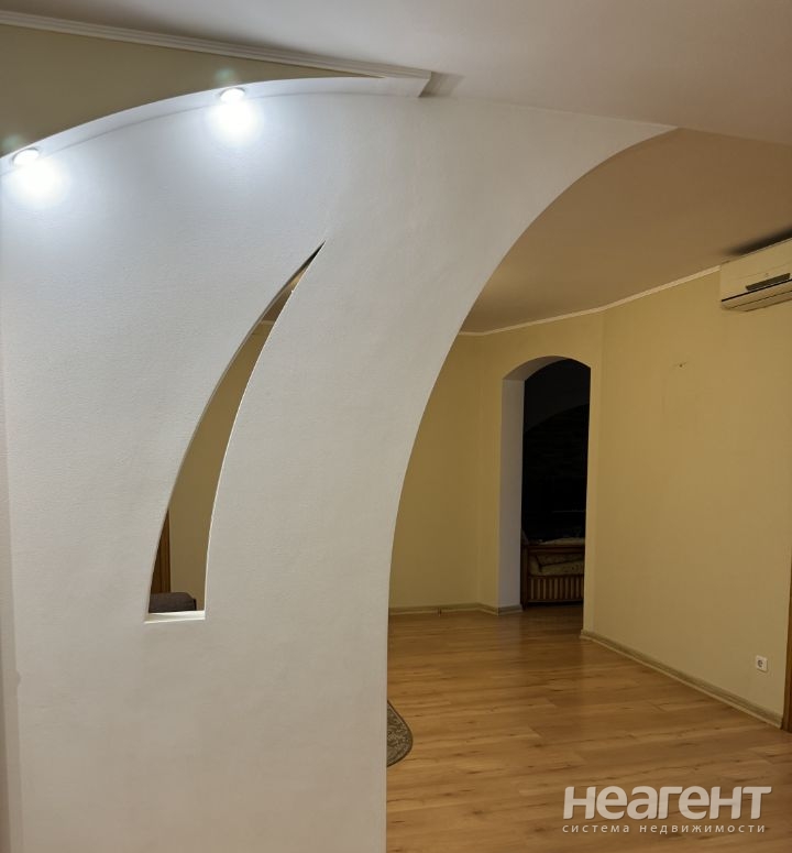 Сдается Многокомнатная квартира, 135 м²