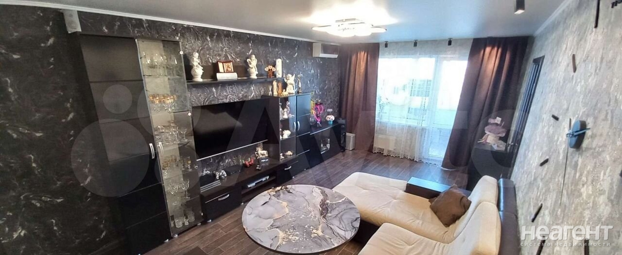 Продается Многокомнатная квартира, 80 м²