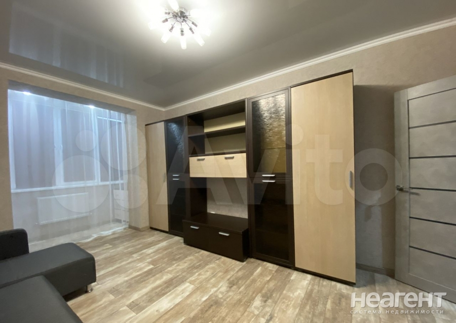 Продается 1-комнатная квартира, 42 м²