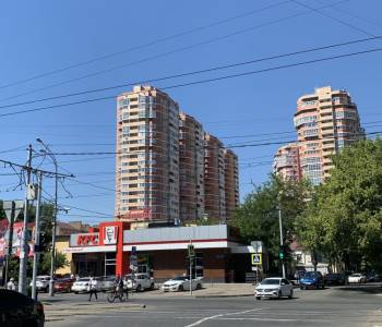 Продается 1-комнатная квартира, 42 м²