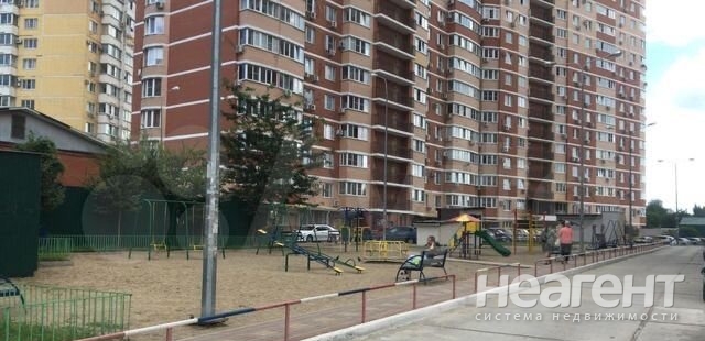 Продается 1-комнатная квартира, 46 м²