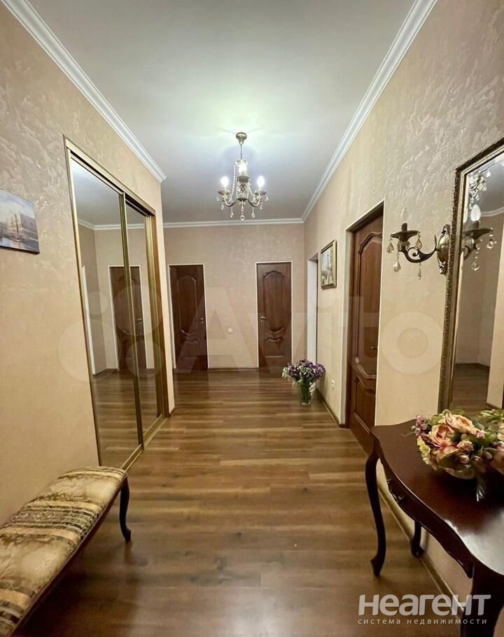 Продается 2-х комнатная квартира, 80 м²