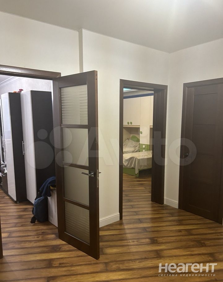 Продается 3-х комнатная квартира, 160,8 м²