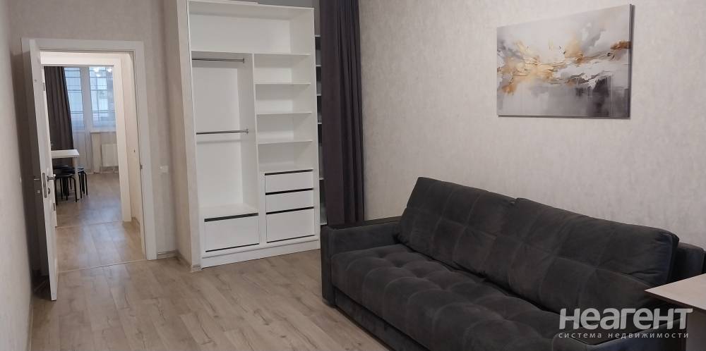 Сдается 1-комнатная квартира, 42 м²