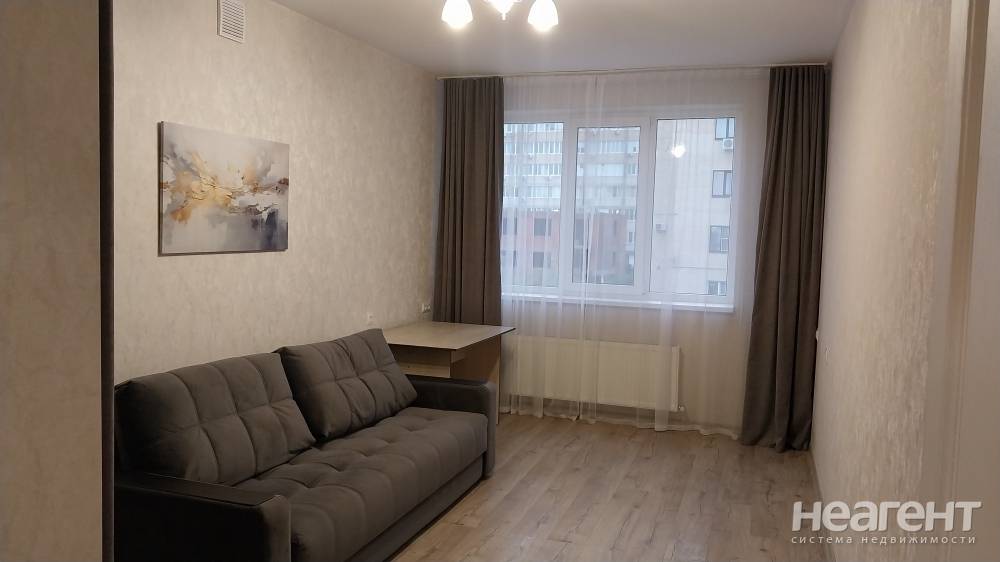 Сдается 1-комнатная квартира, 42 м²