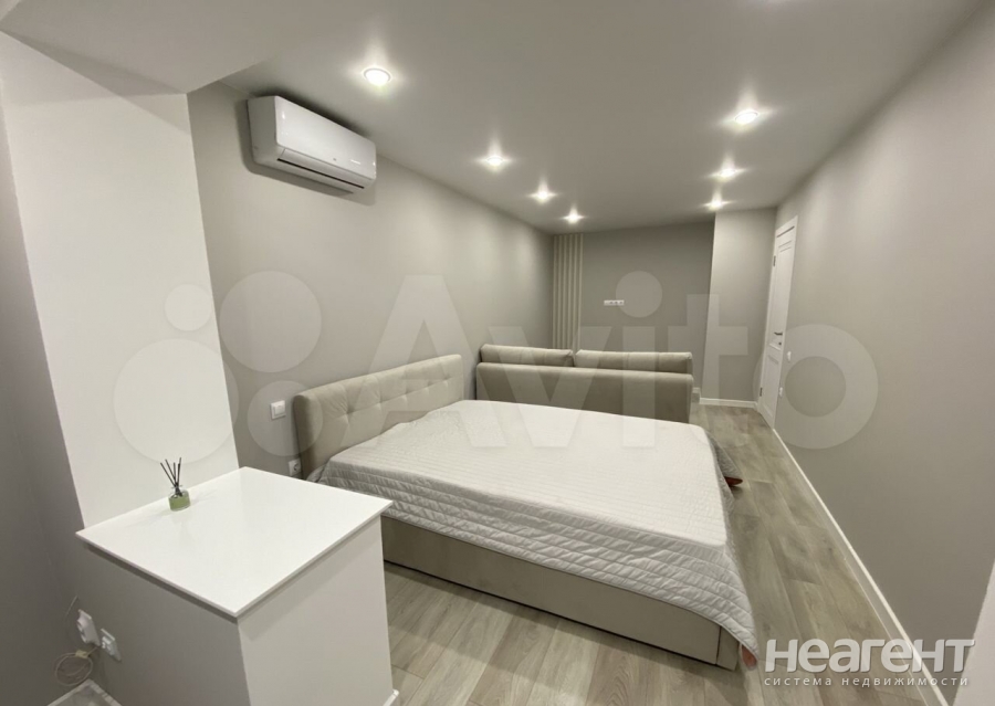 Продается 1-комнатная квартира, 35 м²