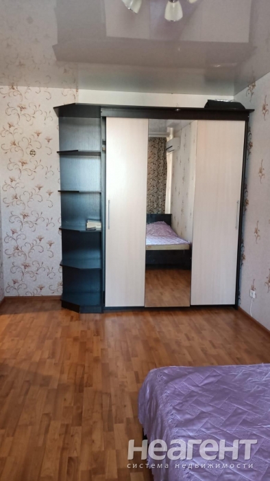 Продается 1-комнатная квартира, 37 м²