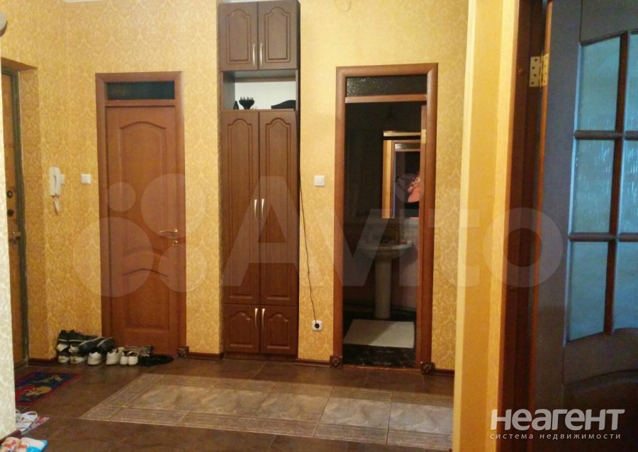 Сдается 2-х комнатная квартира, 90 м²