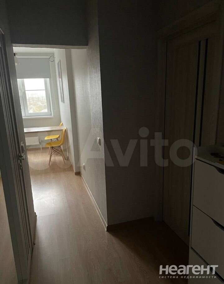 Продается 1-комнатная квартира, 37 м²