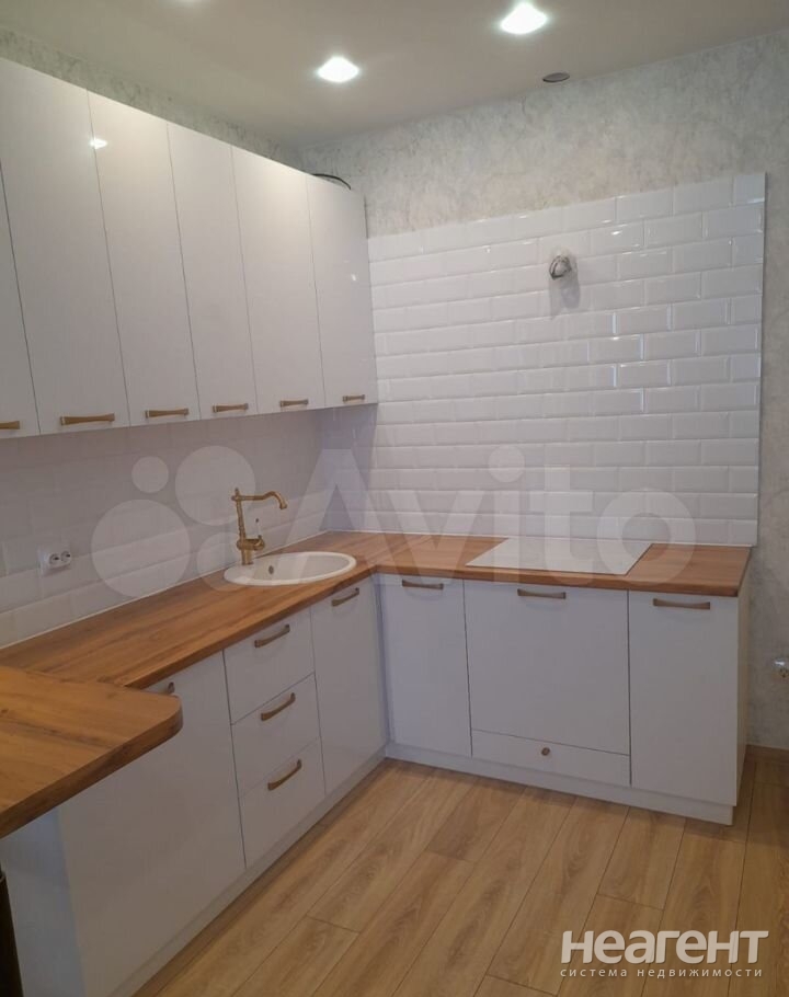 Продается 1-комнатная квартира, 46,5 м²