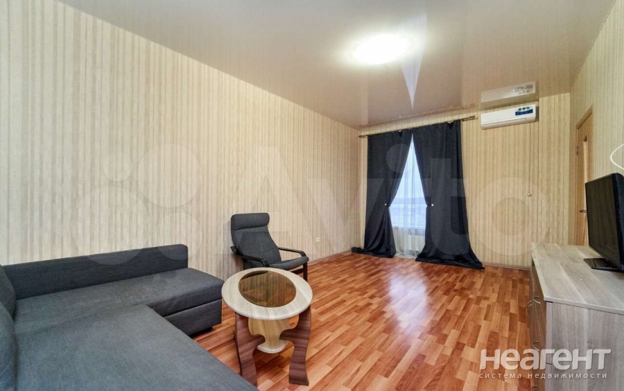 Продается 1-комнатная квартира, 46 м²