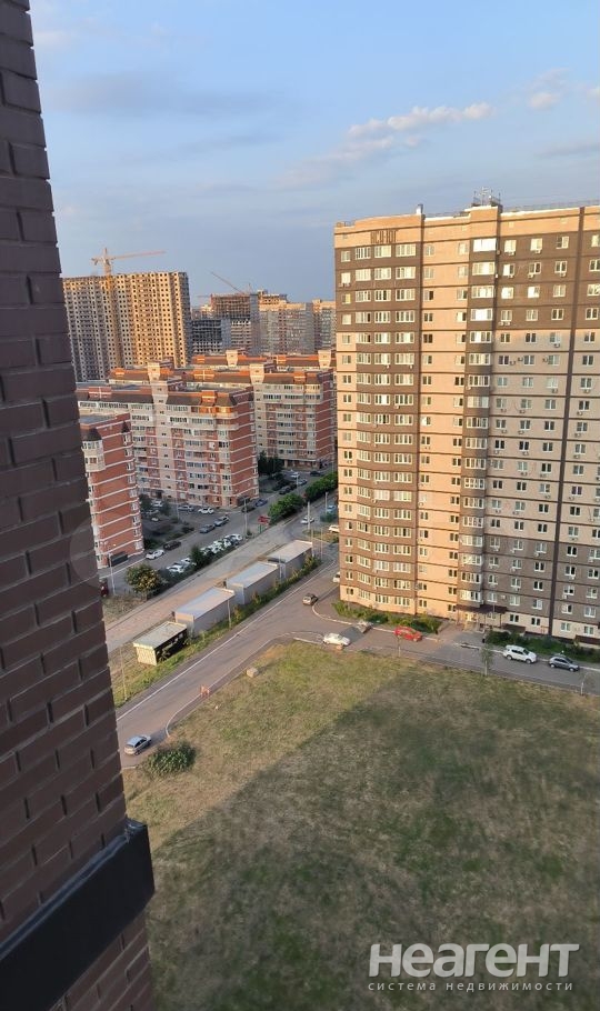 Продается 1-комнатная квартира, 37,4 м²