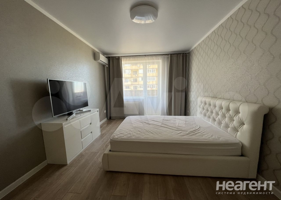 Продается 1-комнатная квартира, 43 м²